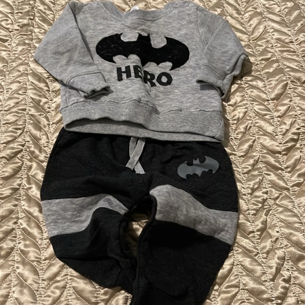 LIKE NEW - Batman 2 Piece Set